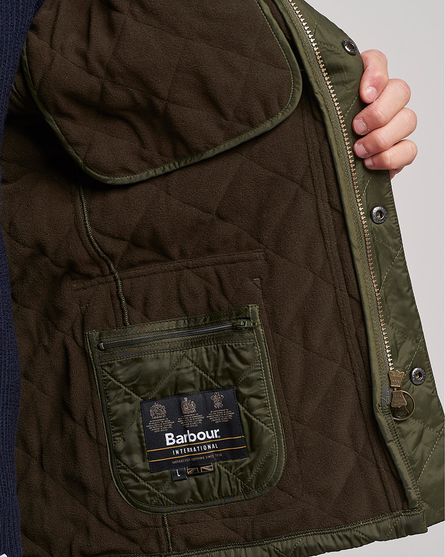 Mies | Takit | Barbour International | Ariel Polarquilt International Jacket Olive