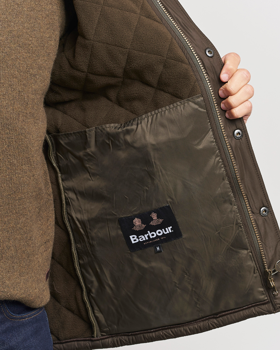 Mies | Takit | Barbour Lifestyle | Powell Quilted Jacket Olive