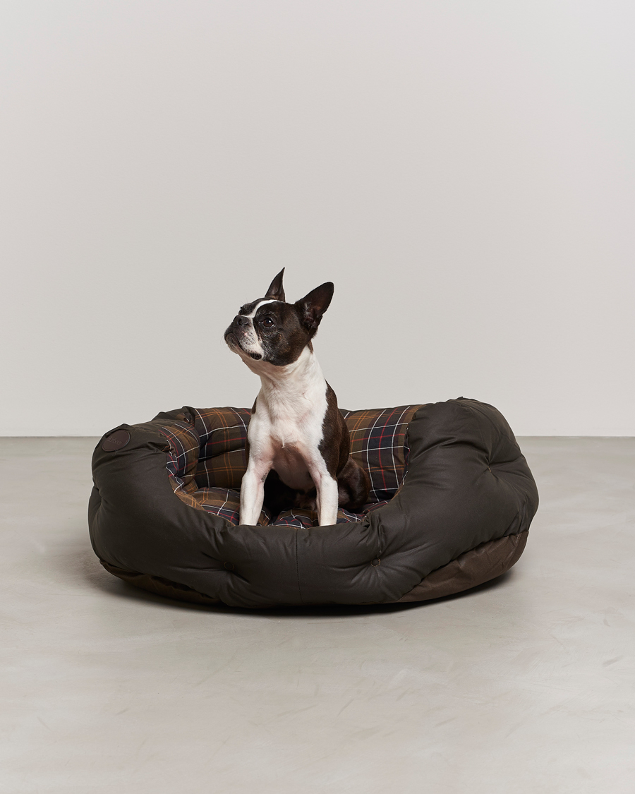 Mies | Koirille | Barbour Lifestyle | Wax Cotton Dog Bed 30' Olive