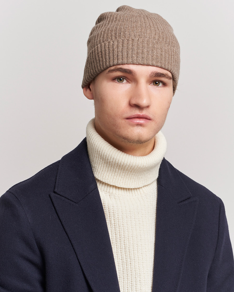Mies | Best of British | Johnstons of Elgin | Cashmere Ribbed Hat Otter