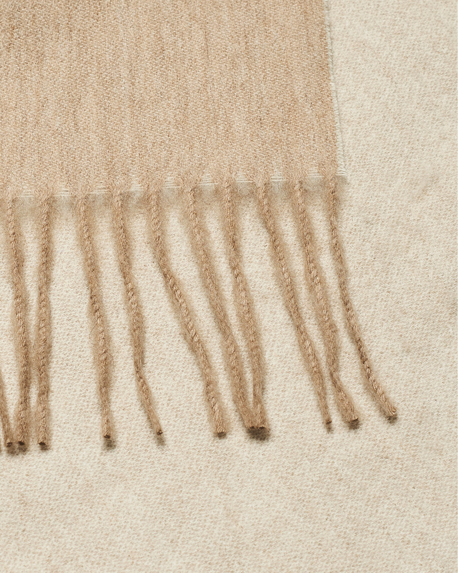 Mies | Begg & Co Arran Reversible Cashmere Scarf Stone/White | Begg & Co | Arran Reversible Cashmere Scarf Stone/White