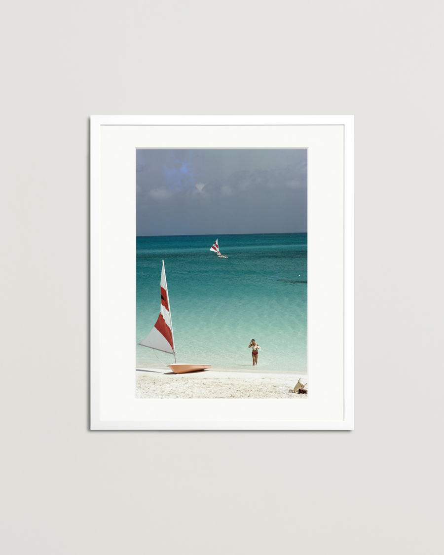 Mies | Taulut | Sonic Editions | Framed Slim Aarons Great Harbour Cay