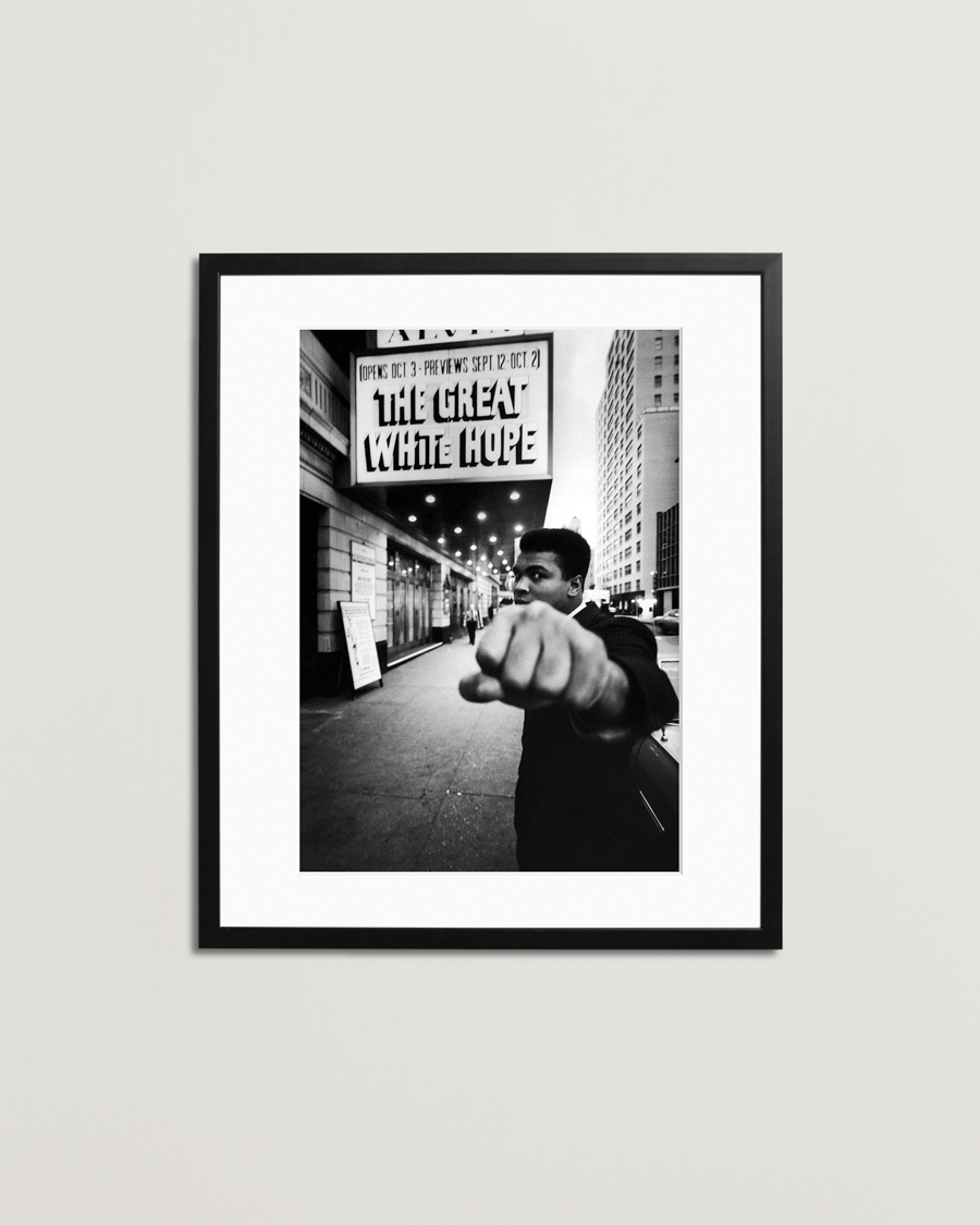 Mies | Taulut | Sonic Editions | Framed Ali On Broadway