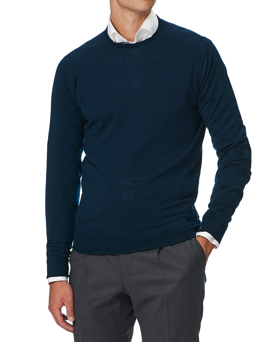 Mies | Puserot | John Smedley | Lundy Extra Fine Merino Crew Neck Orion Green