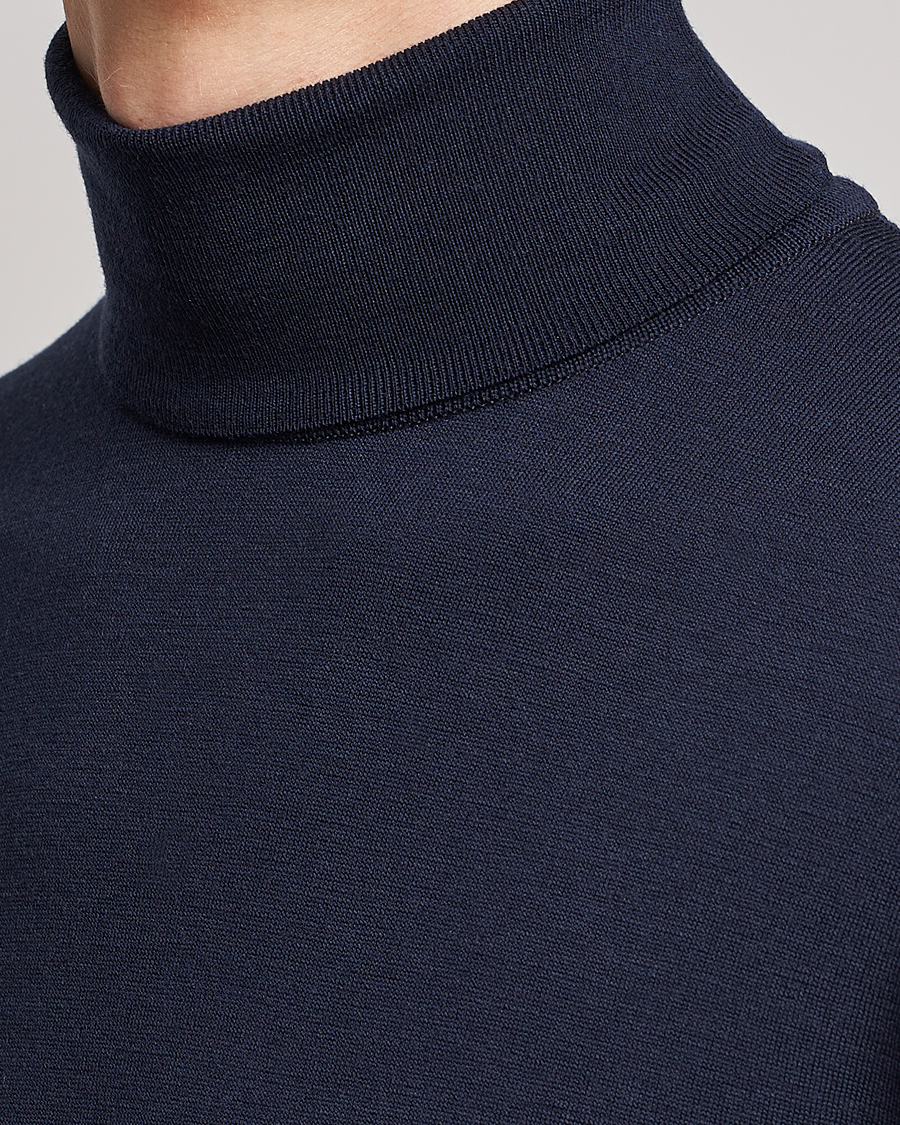 Mies | Puserot | John Smedley | Cherwell Extra Fine Merino Rollneck Midnight
