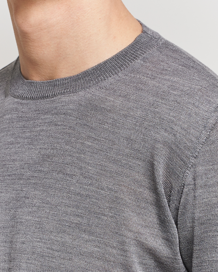 Mies | Puserot | Oscar Jacobson | Custer Extra Fine Merino Crew Neck Grey