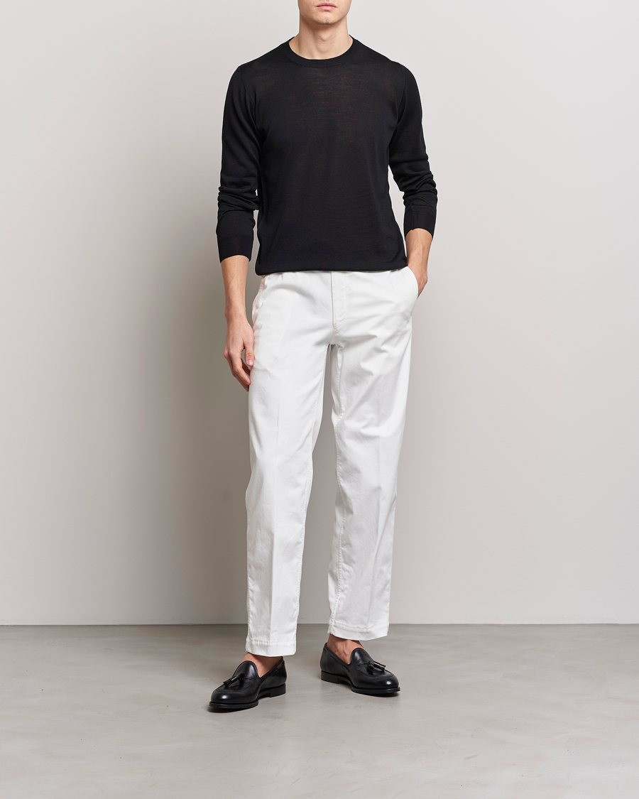 Mies | Puserot | Oscar Jacobson | Custer Extra Fine Merino Crew Neck Black