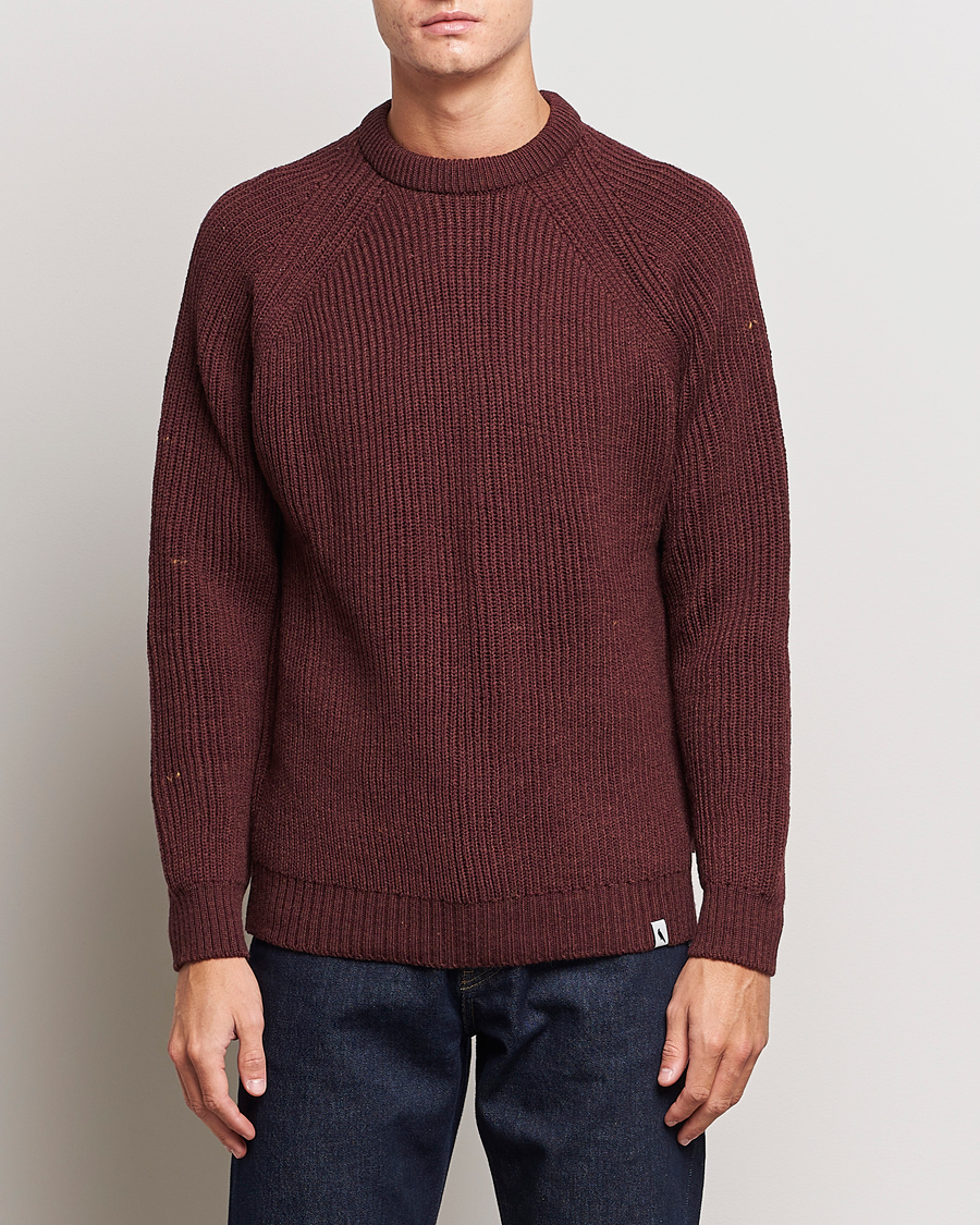 Mies | Puserot | Peregrine | Ford Knitted Wool Jumper Shiraz