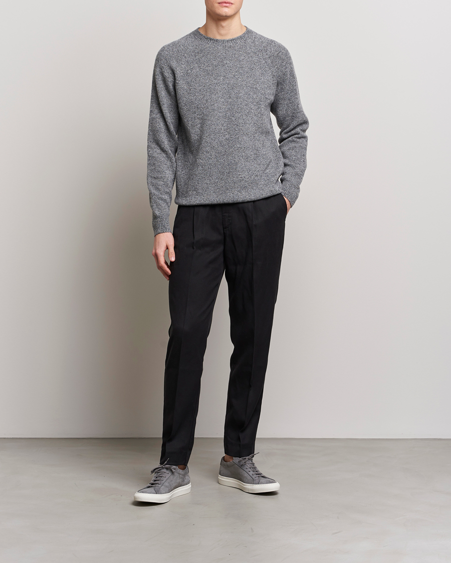 Mies | Puserot | Sunspel | Lambswool Crew Neck Grey Melange