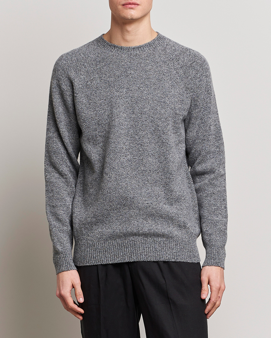 Mies | Puserot | Sunspel | Lambswool Crew Neck Grey Melange