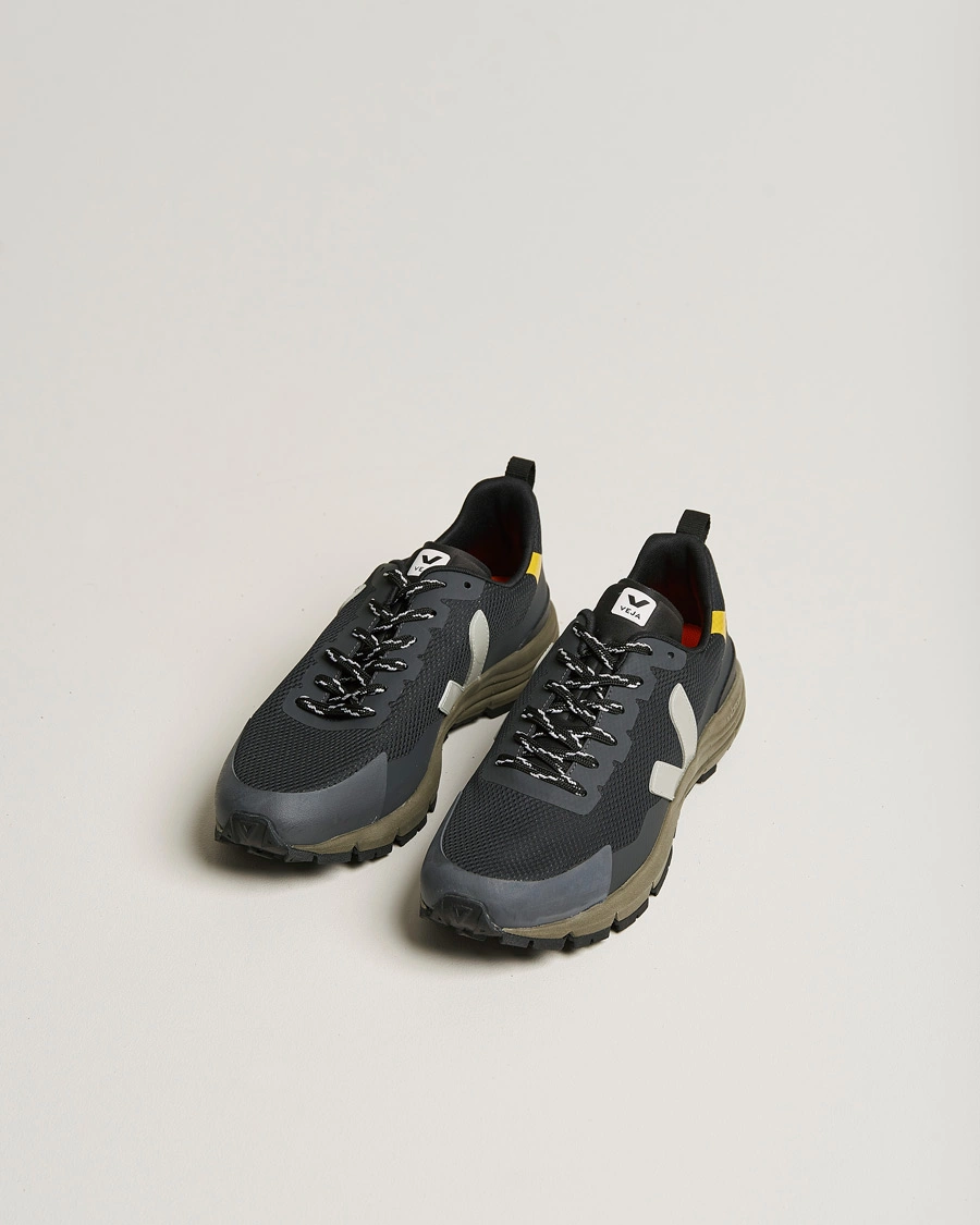 Mies | Kierrätetty | Veja | Dekkan Vibram Running Sneaker Black/Oxford Grey Tonic
