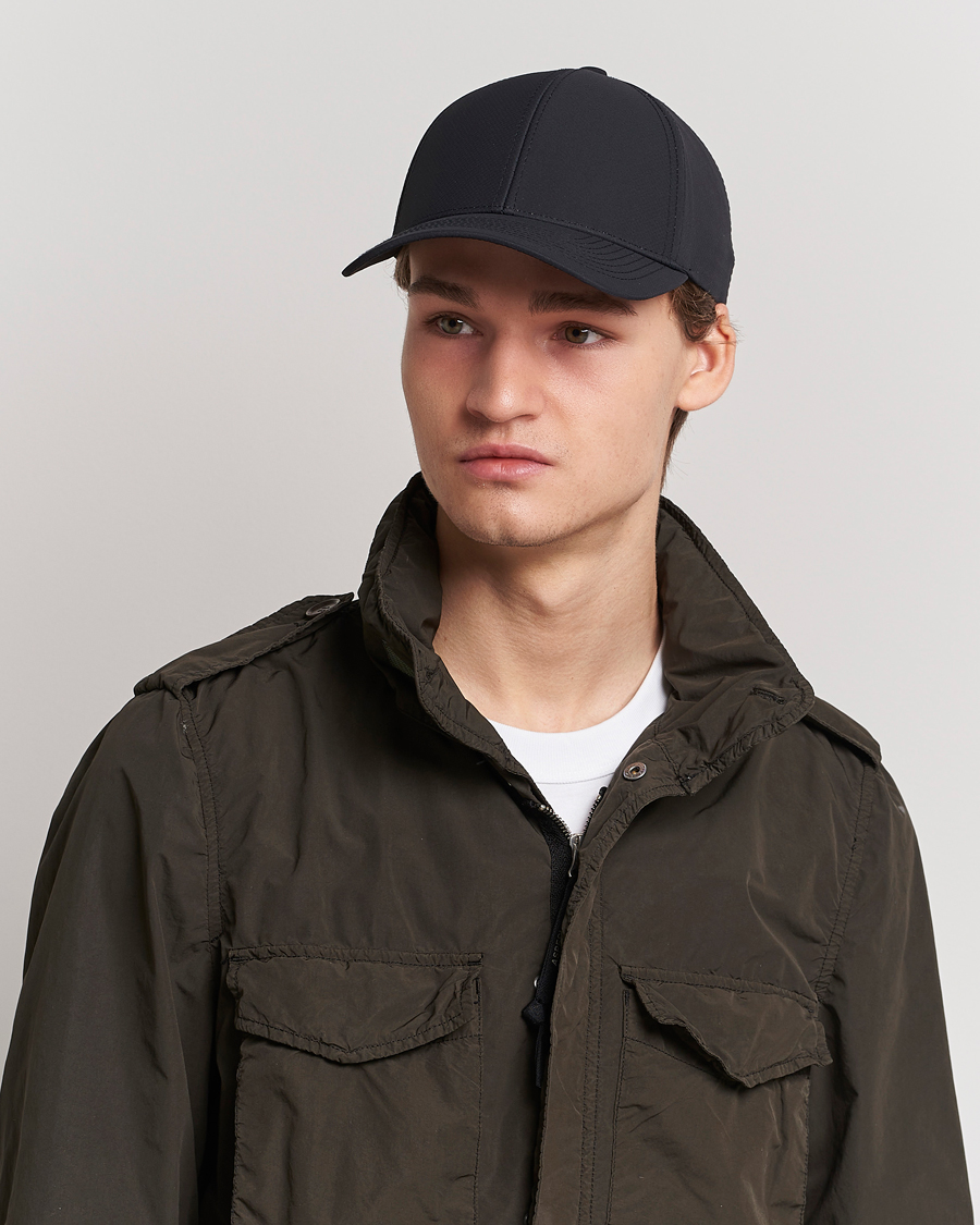 Mies | Päähineet | Varsity Headwear | Active Tech Cap Black