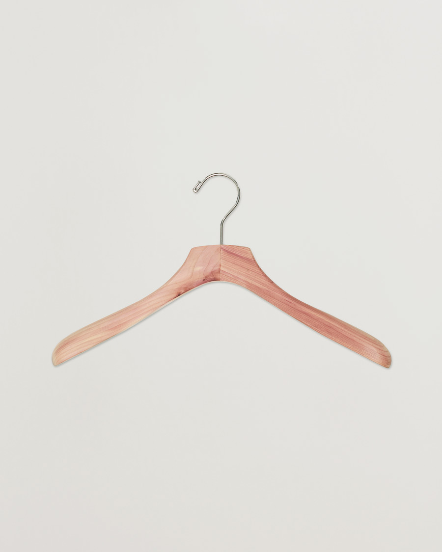 Mies | Care with Carl Cedar Wood Jacket Hanger | Care with Carl | Cedar Wood Jacket Hanger