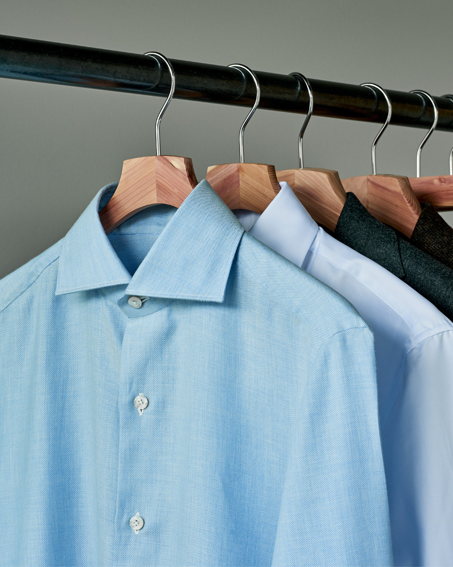 Mies | Care with Carl 2-Pack Cedar Wood Shirt Hanger | Care with Carl | 2-Pack Cedar Wood Shirt Hanger
