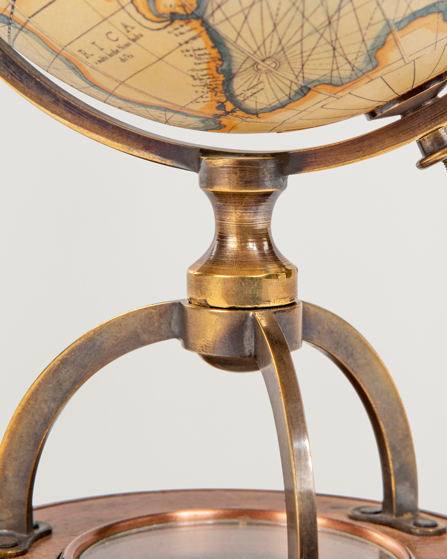 Mies | Koristeet | Authentic Models | Terrestrial Globe With Compass