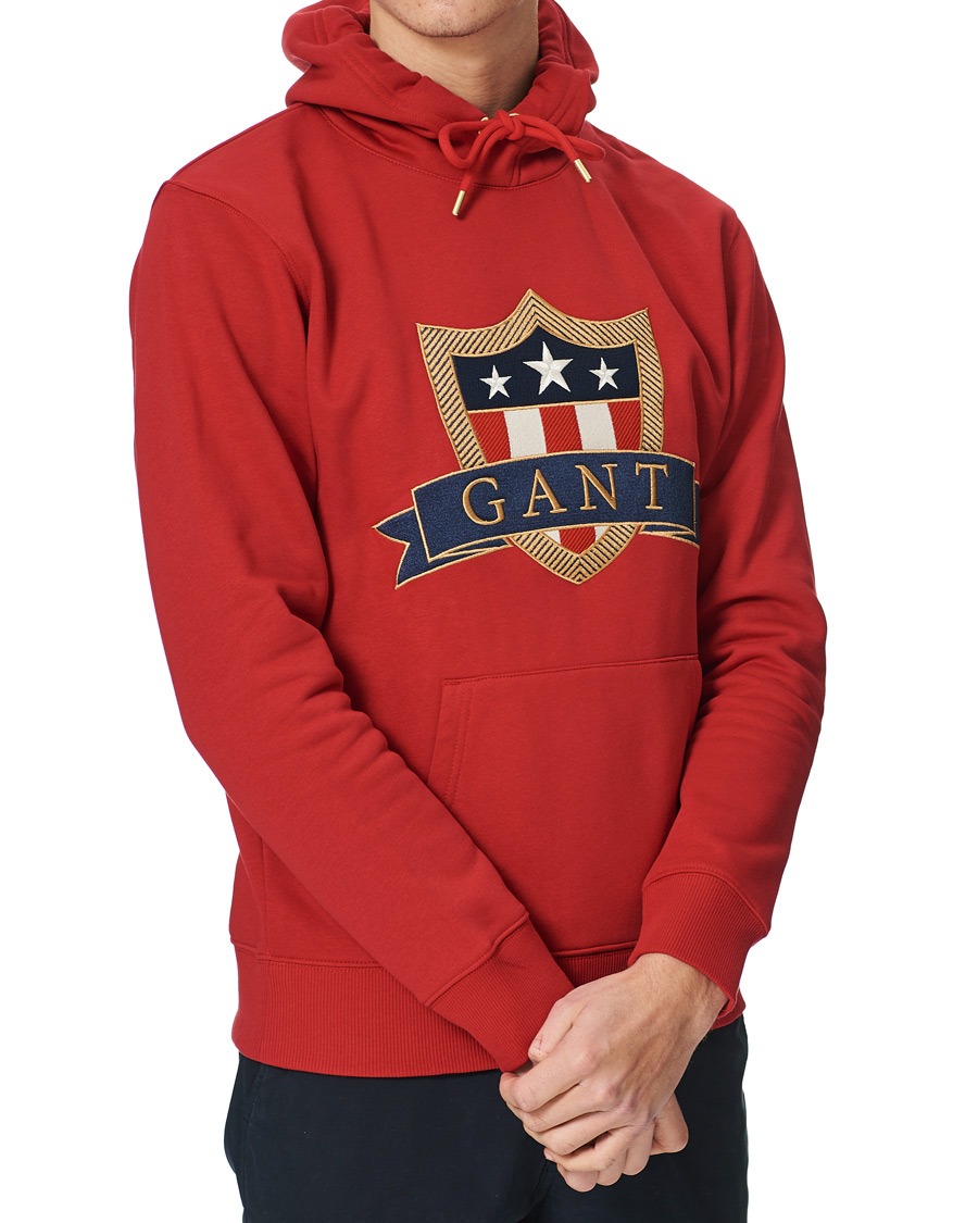 Mies | Puserot | GANT | Banner Shield Hoodie Equestrian Red