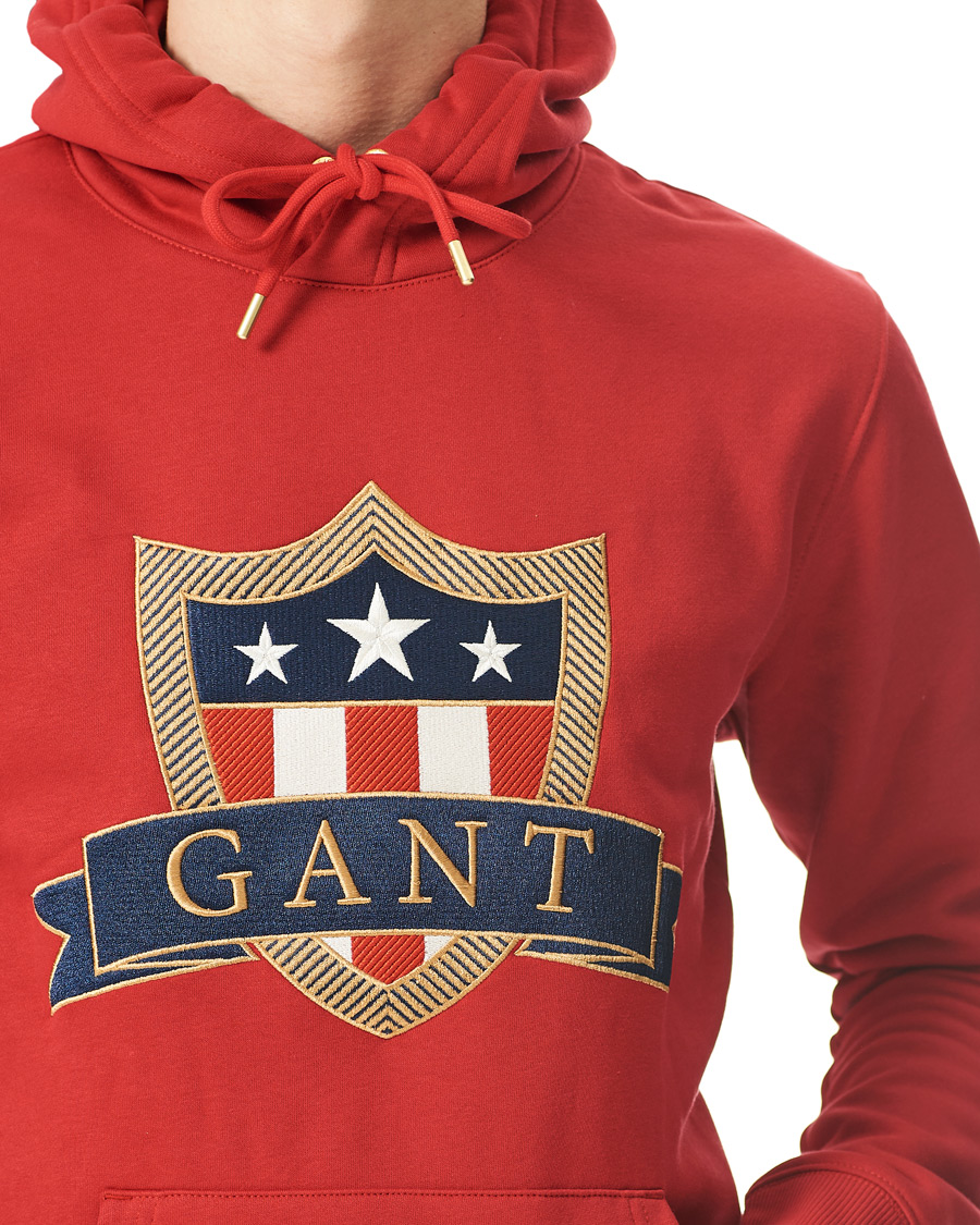 Mies | Puserot | GANT | Banner Shield Hoodie Equestrian Red