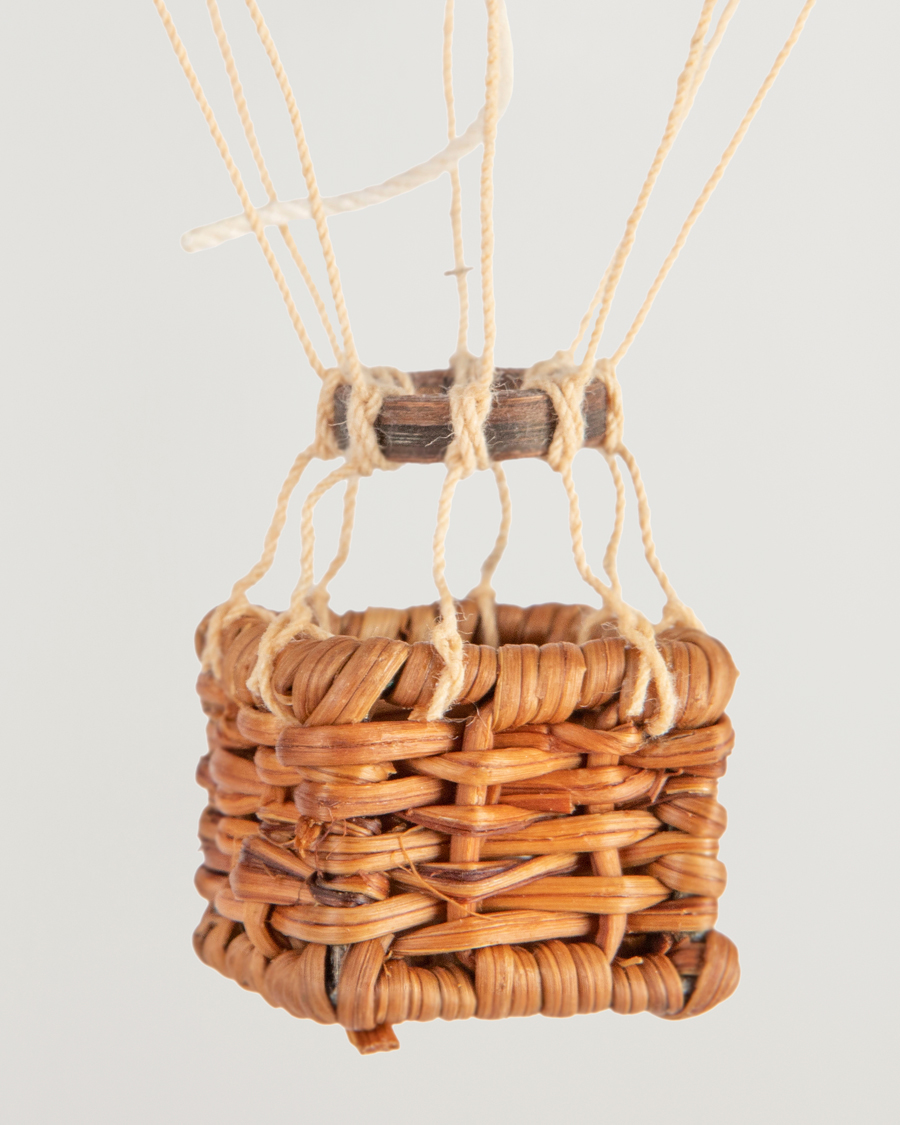 Mies | Koristeet | Authentic Models | Floating In The Skies Balloon Red Double