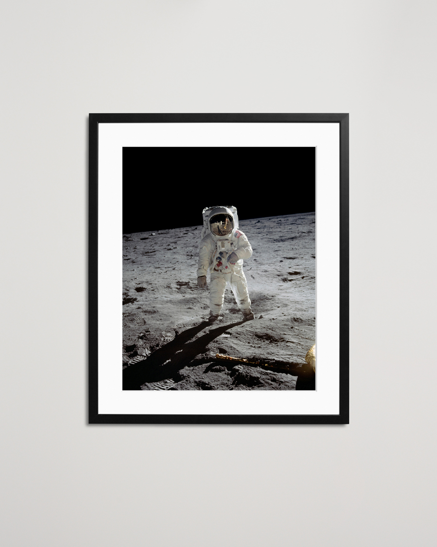 Miehet |  | Sonic Editions | Framed Buzz Aldrin On The Moon