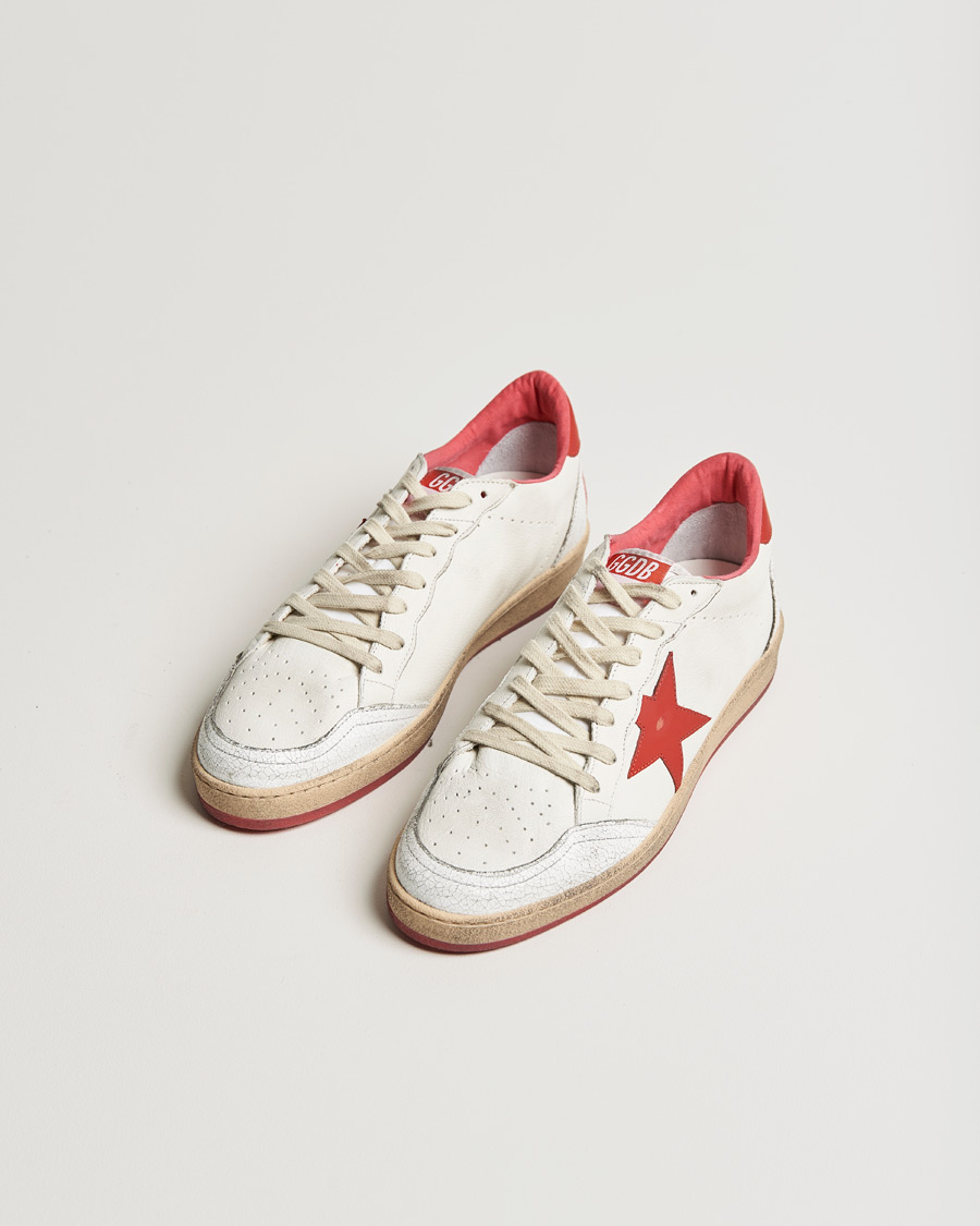 Mies | Valkoiset tennarit | Golden Goose Deluxe Brand | Ball Star Sneakers White/Red