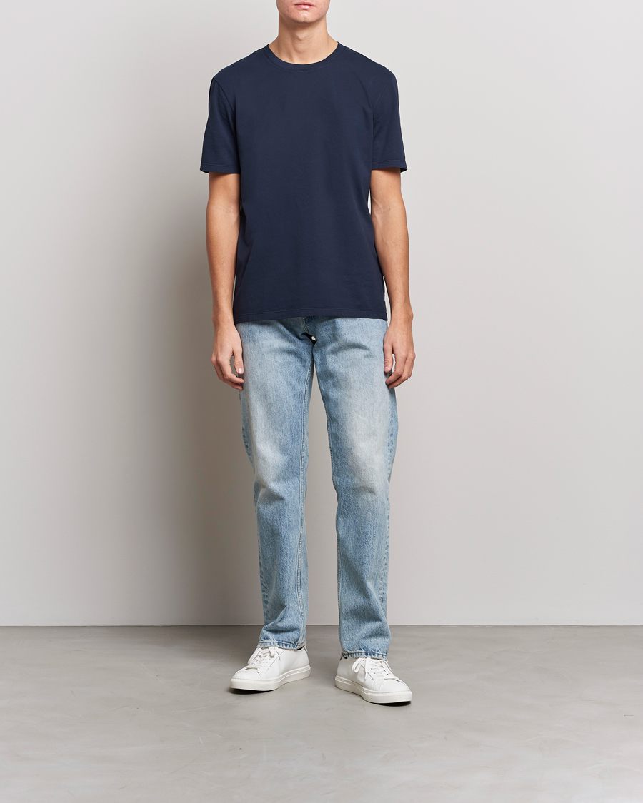 Mies | Ekologinen | A Day's March | Classic Fit Tee Navy