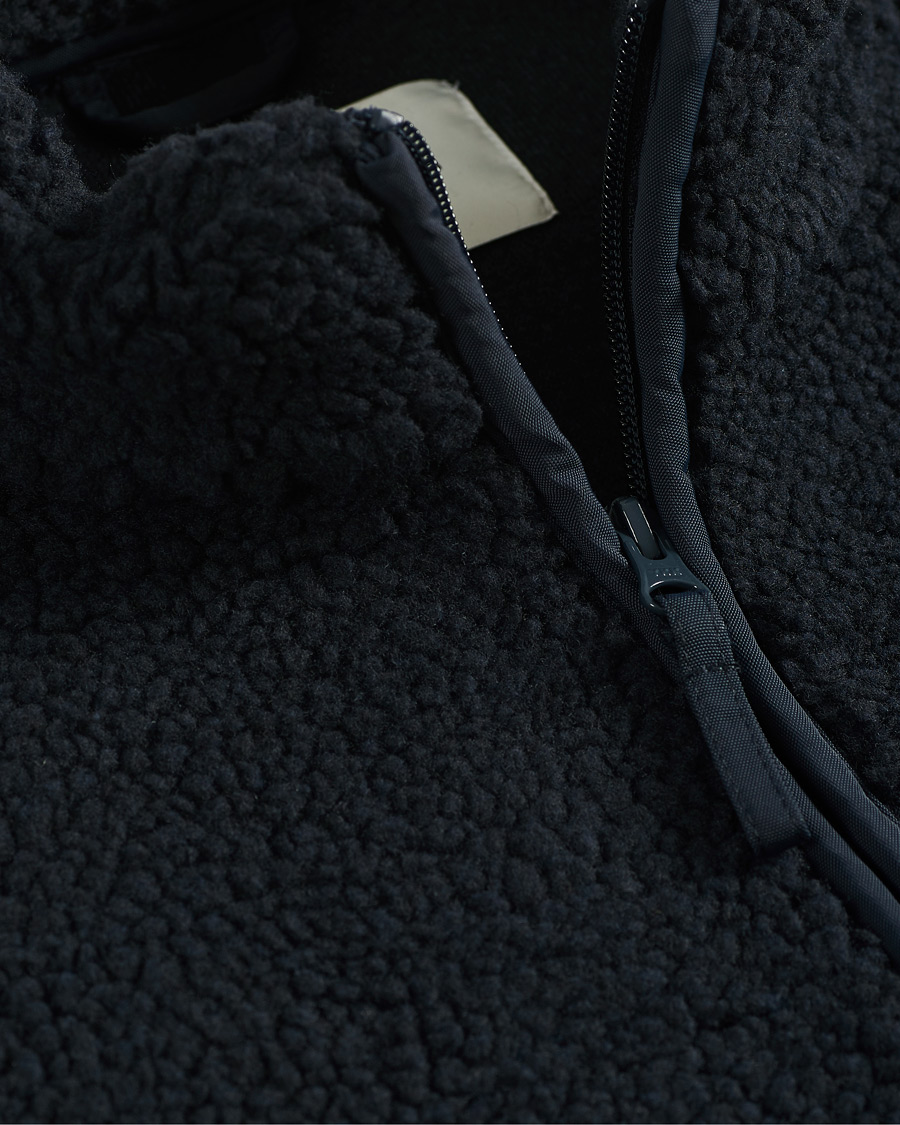 Mies | Puserot | A Day's March | Arvån Recycled Fleece Vest Navy