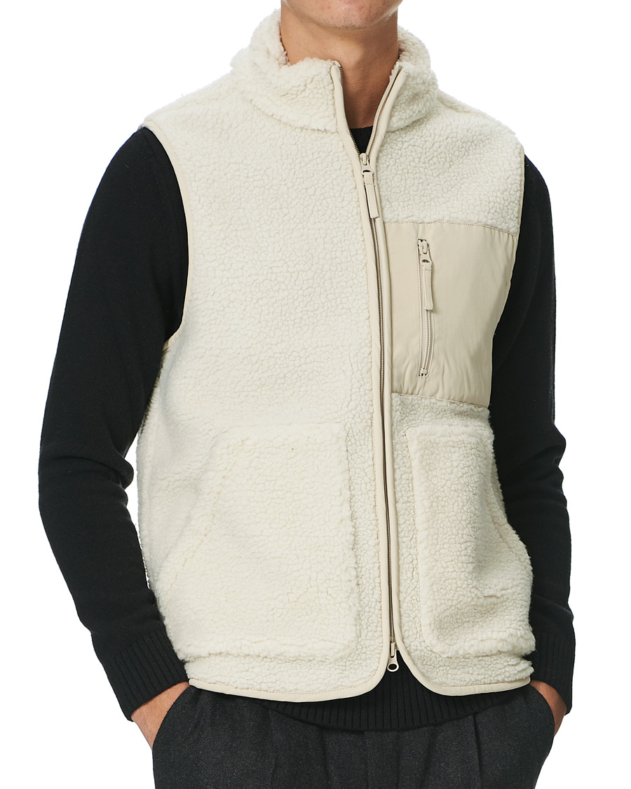 Mies | Puserot | A Day's March | Arvån Recycled Fleece Vest Off White