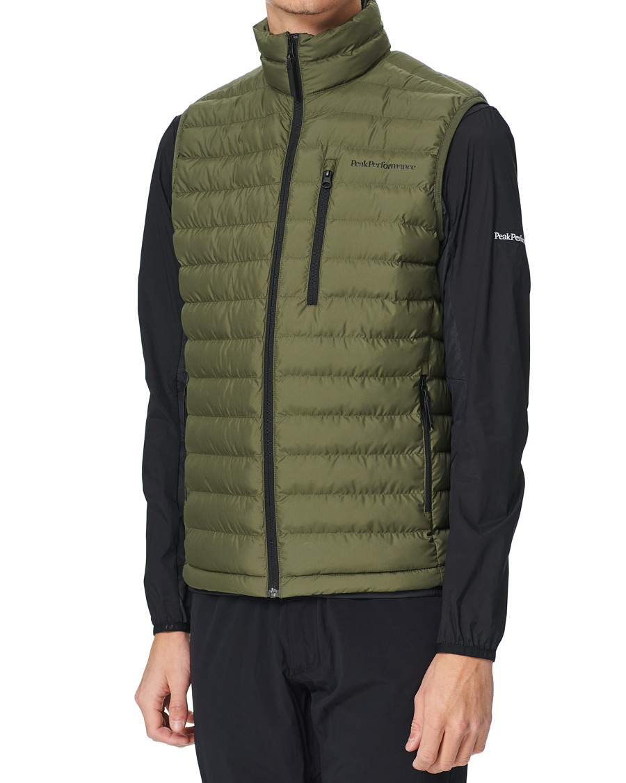 Mies | Takit | Peak Performance | Rivel Liner Detachable Vest Pine Neddle