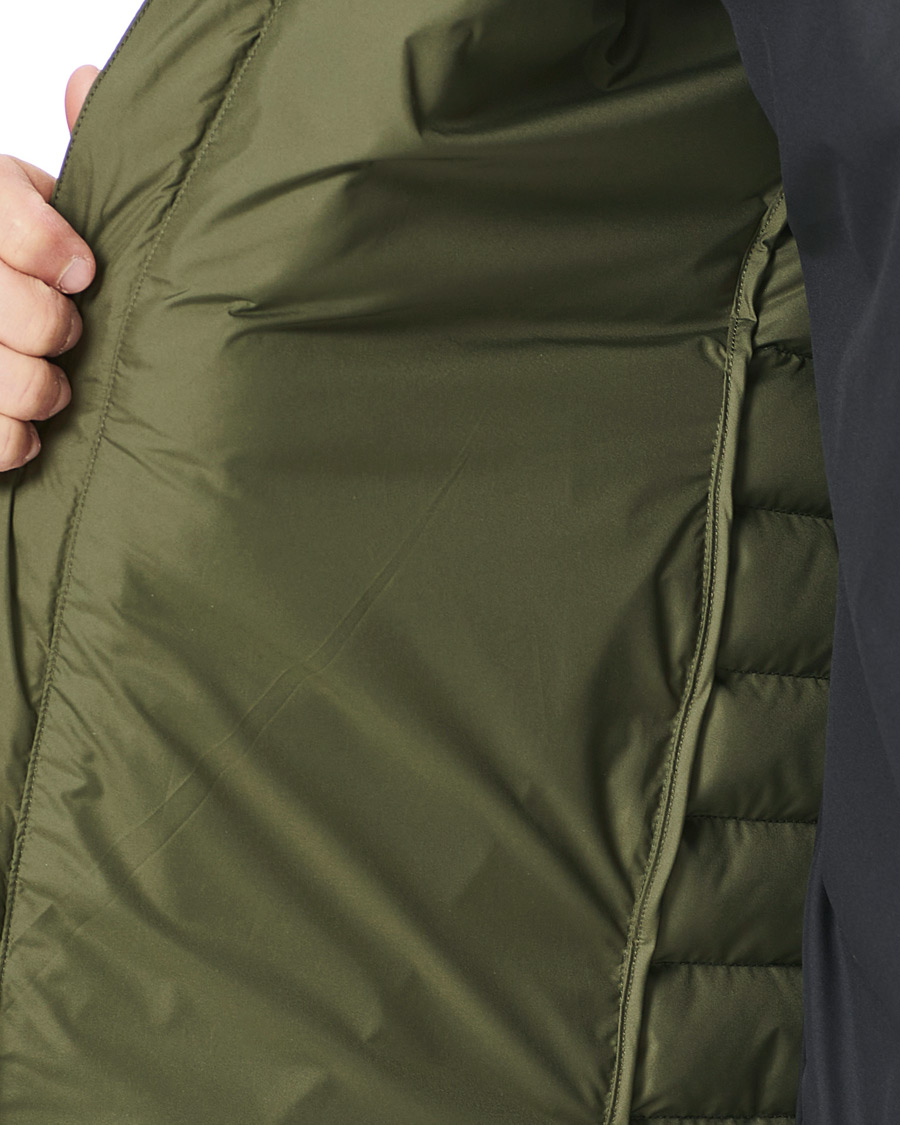 Mies | Takit | Peak Performance | Rivel Liner Detachable Vest Pine Neddle