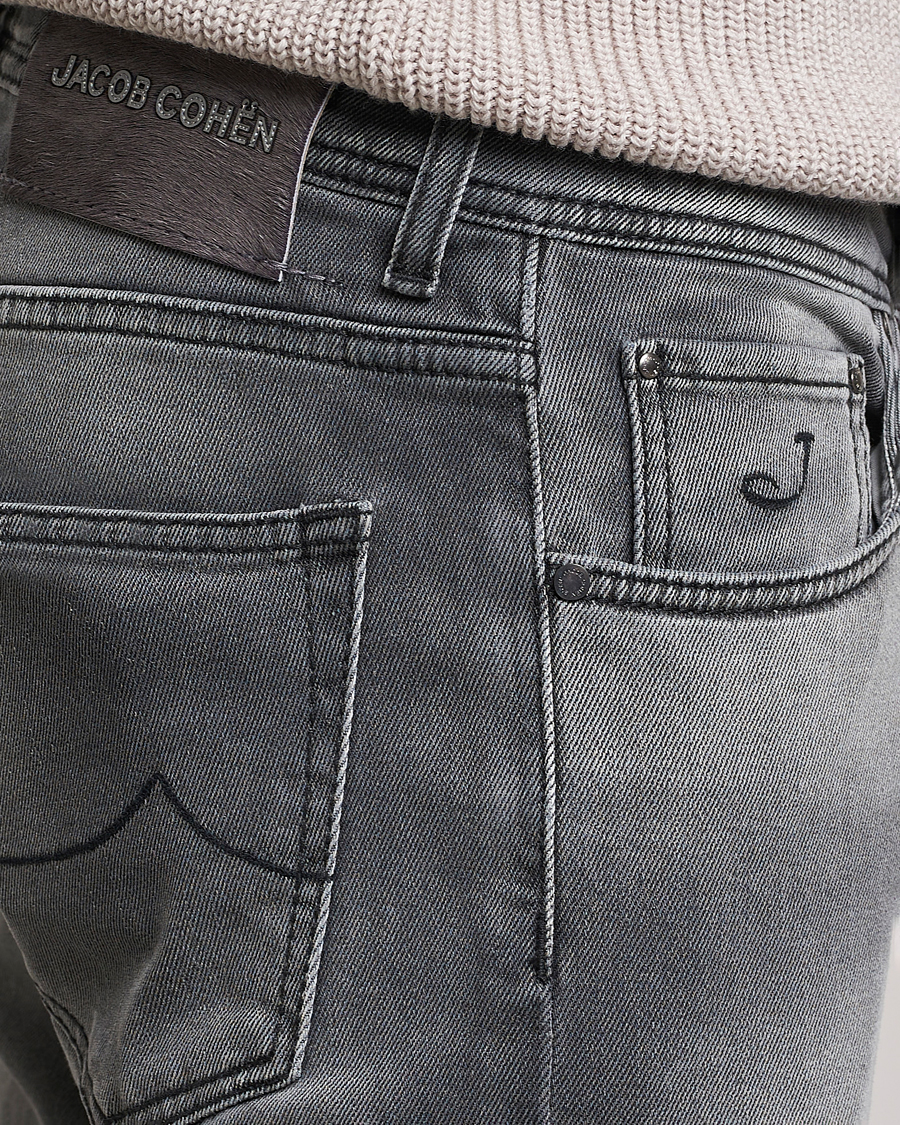 Mies | Farkut | Jacob Cohën | Nick 622 Slim Fit Stretch Jeans Black Medium Wash