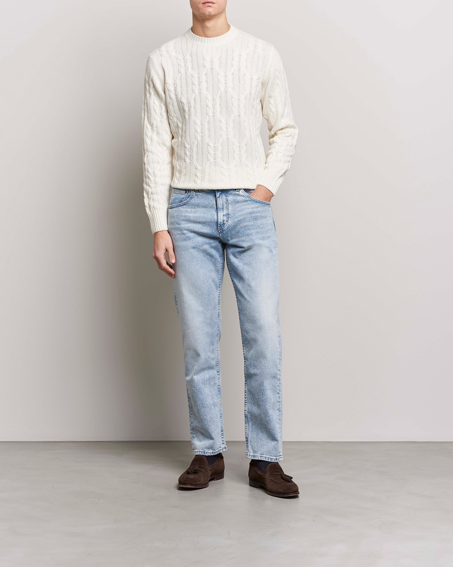 Mies | Farkut | Oscar Jacobson | Johan Straight Fit Cotton Stretch Jeans Light Wash
