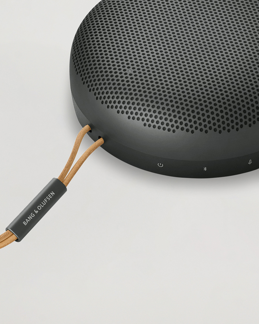 Mies | Bang & Olufsen Beosound A1 2nd Gen Waterproof Speaker Black Anthracite | Bang & Olufsen | Beosound A1 2nd Gen Waterproof Speaker Black Anthracite