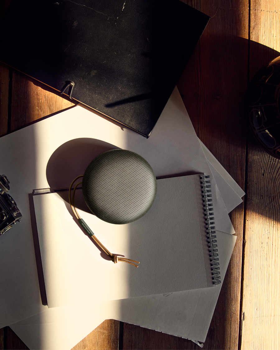 Mies | Bang & Olufsen Beosound A1 2nd Gen Waterproof Speaker Black Anthracite | Bang & Olufsen | Beosound A1 2nd Gen Waterproof Speaker Black Anthracite