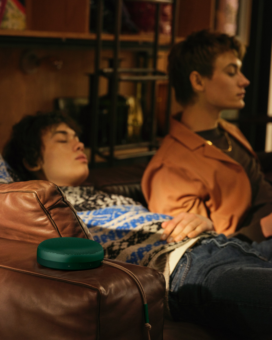 Mies | Bang & Olufsen Beosound A1 2nd Gen Waterproof Speaker Green | Bang & Olufsen | Beosound A1 2nd Gen Waterproof Speaker Green