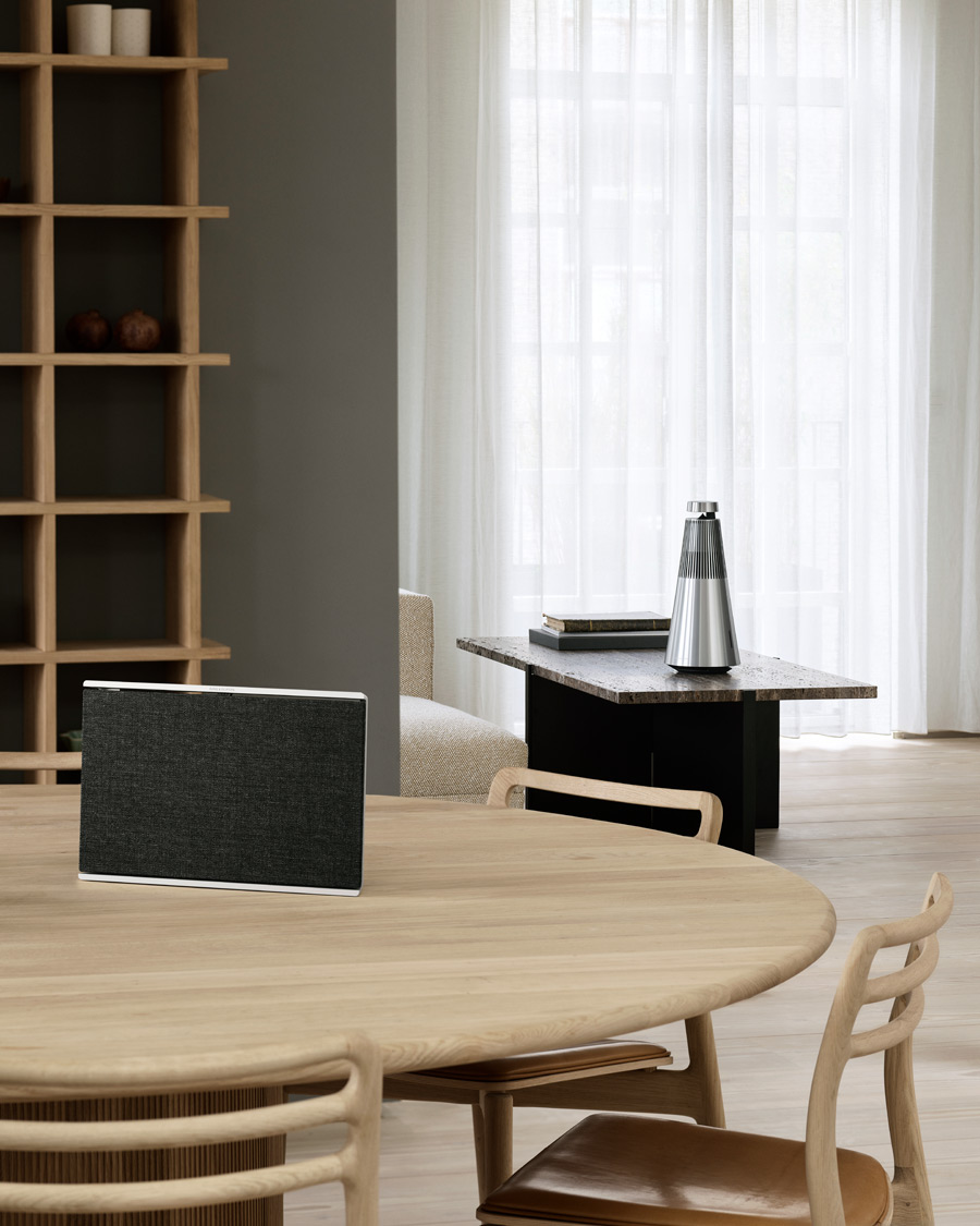 Mies | Bang & Olufsen Beosound Level Portable Wifi Speaker Natural/Dark Grey | Bang & Olufsen | Beosound Level Portable Wifi Speaker Natural/Dark Grey