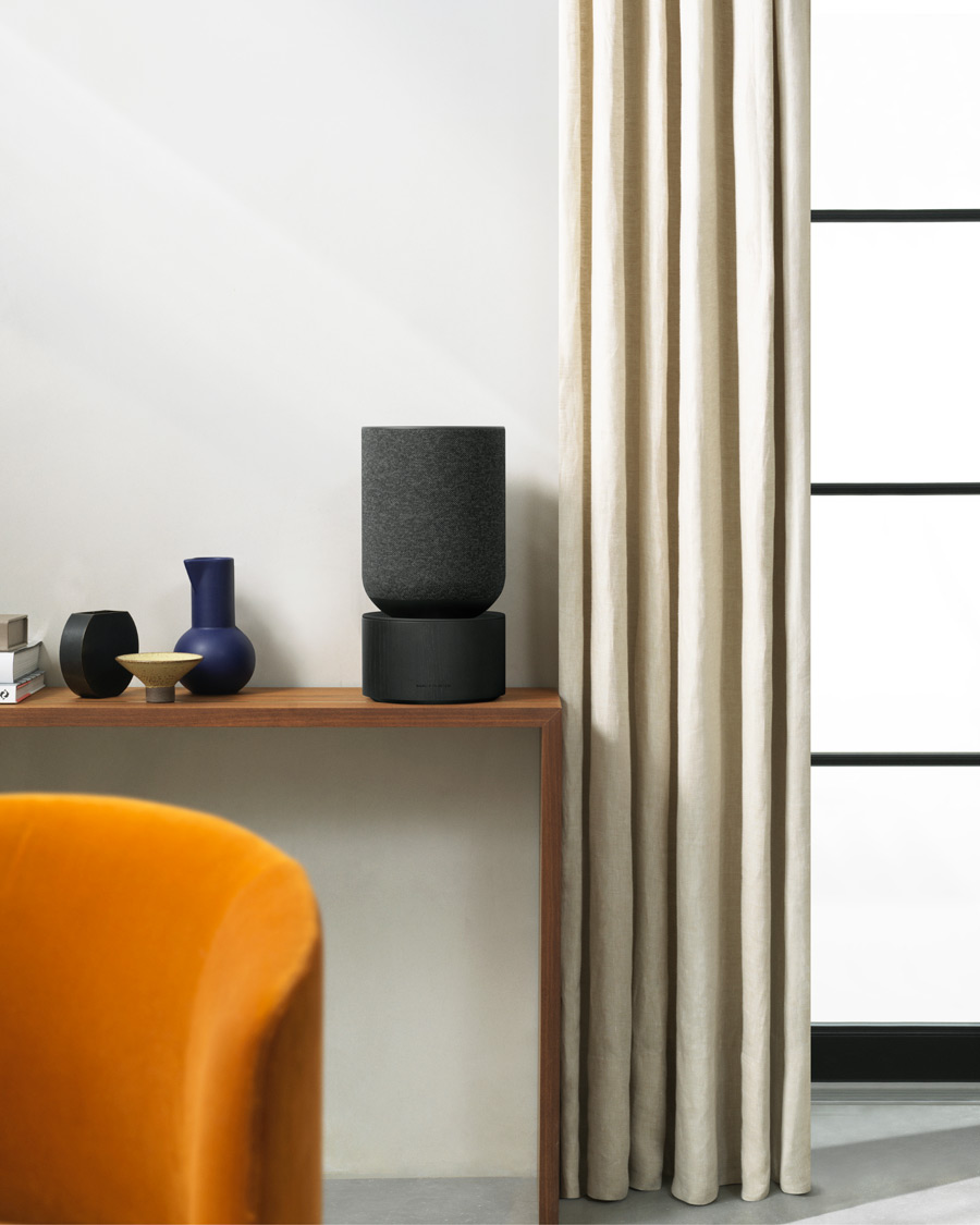 Mies | Joululahjavinkit | Bang & Olufsen | Beosound Balance Wireless Home Speaker Black Oak