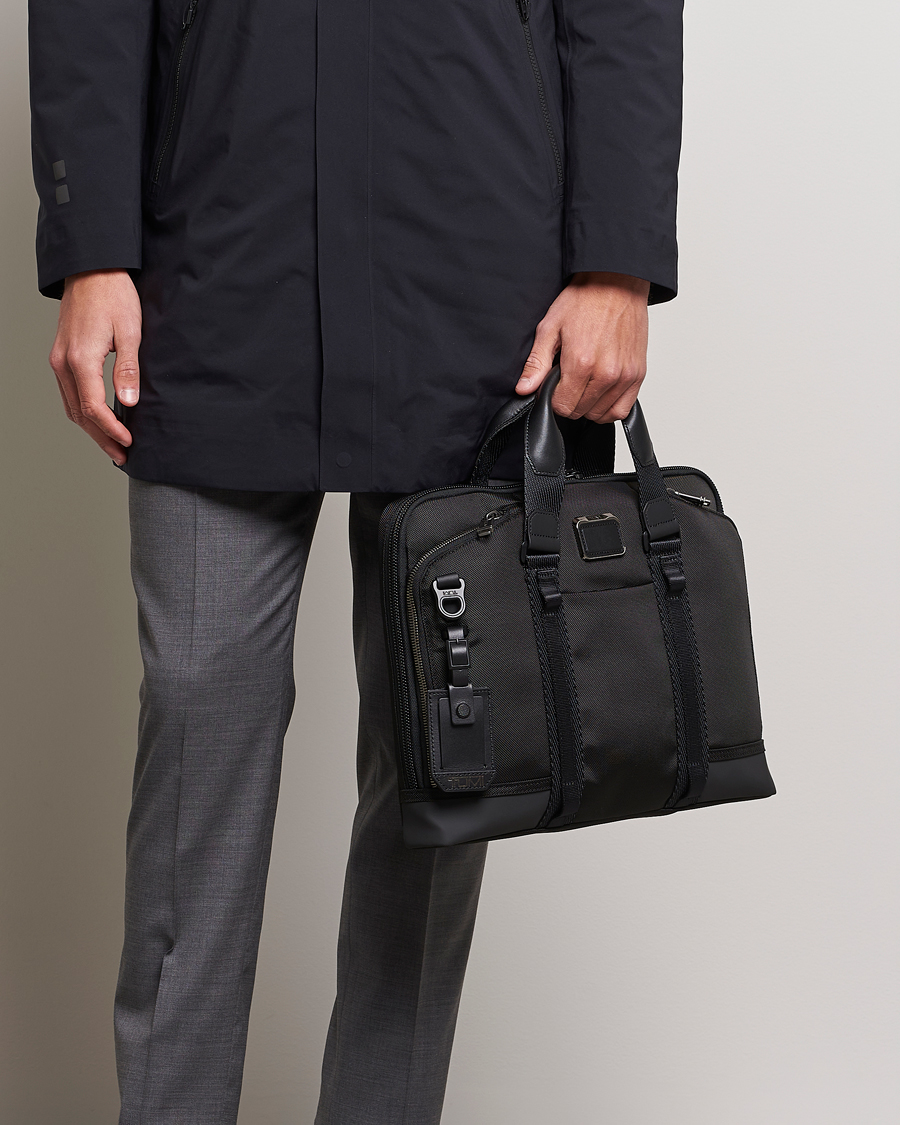 Mies | Laukut | TUMI | Alpha Bravo Acadamy Brief Black