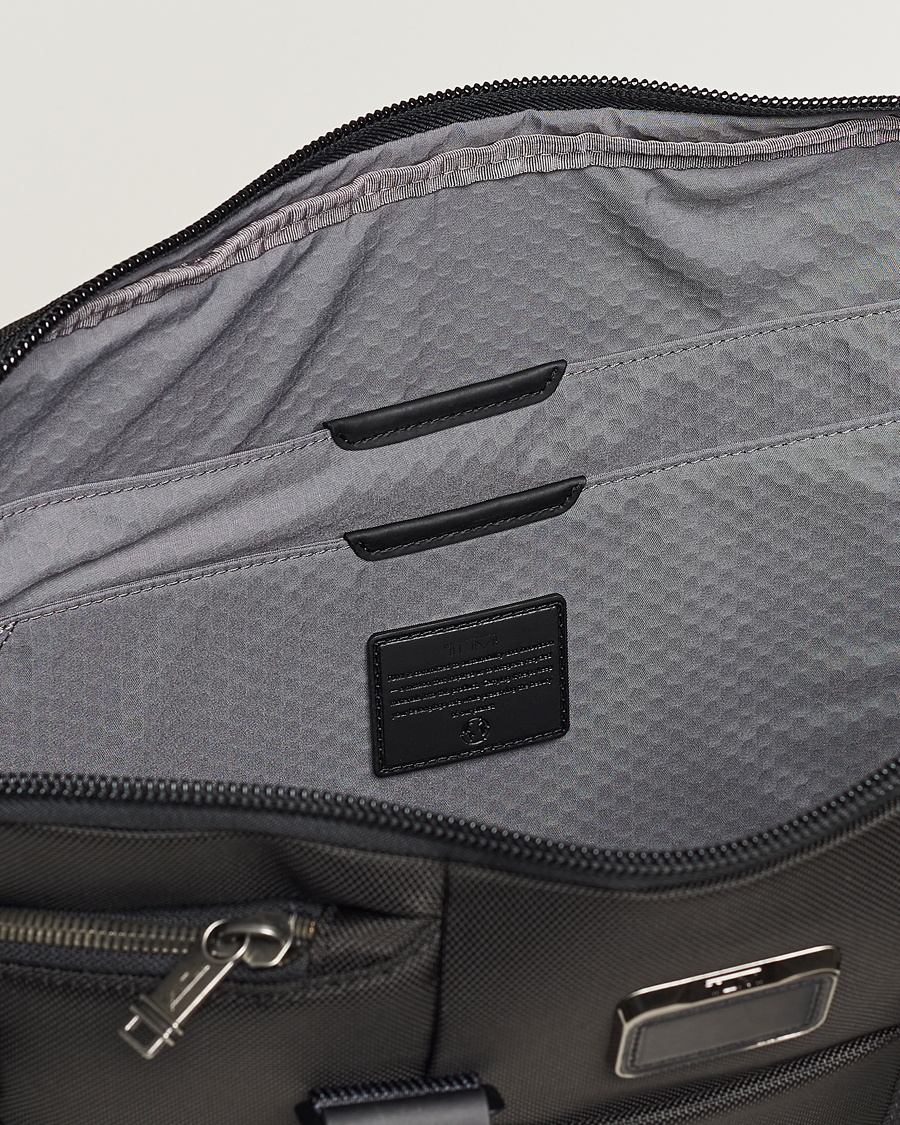 Mies | Laukut | TUMI | Alpha Bravo Acadamy Brief Black