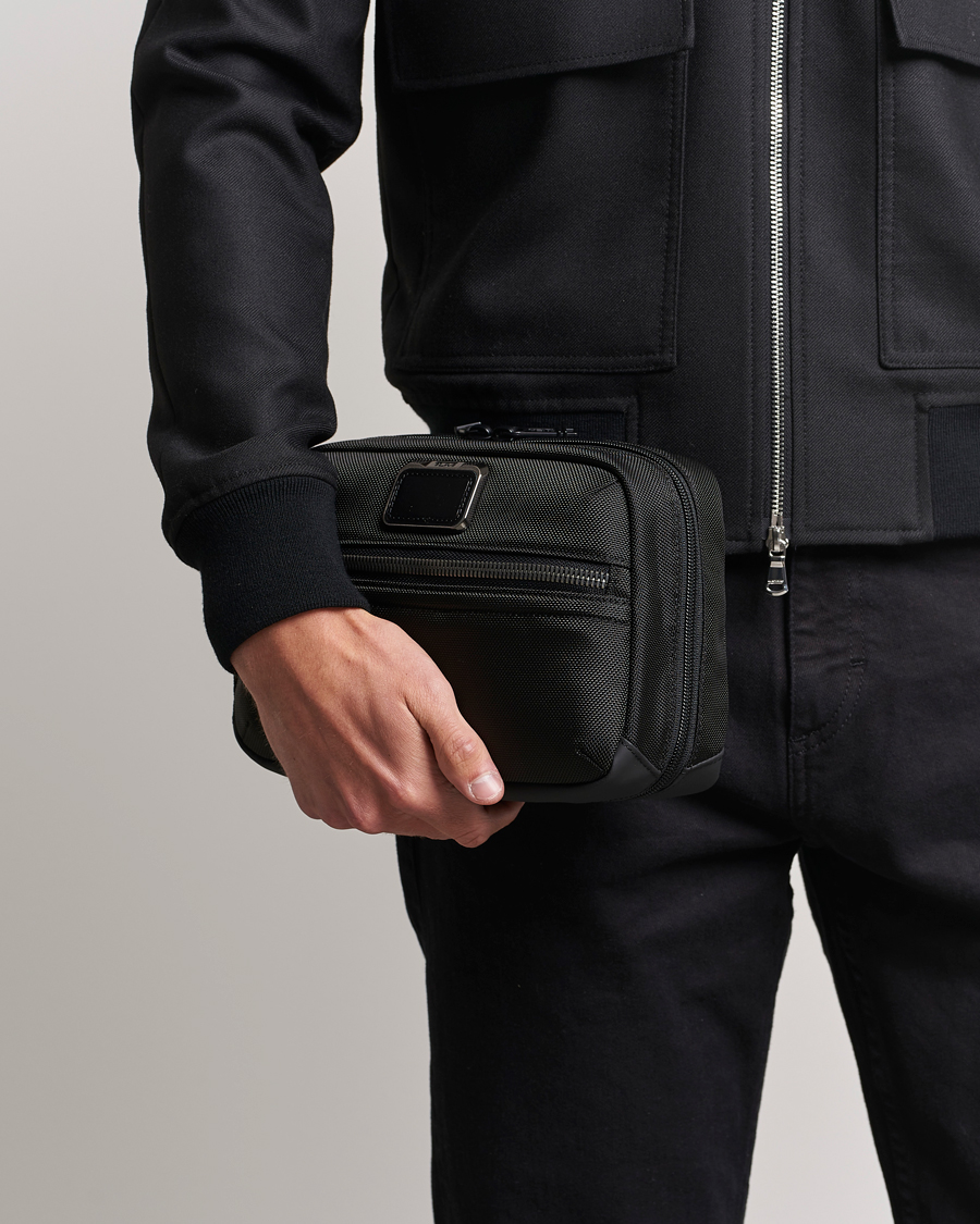 Mies | Laukut | TUMI | Alpha Bravo Response Travel Kit Black