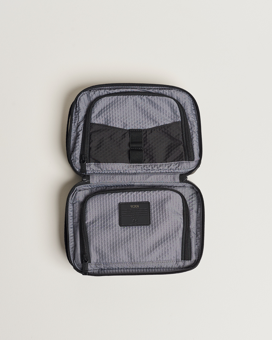 Mies | Laukut | TUMI | Alpha Bravo Response Travel Kit Black