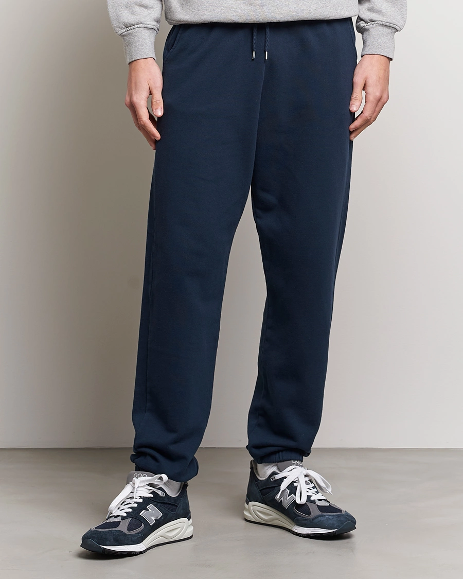 Mies | Wardrobe Basics | Colorful Standard | Classic Organic Sweatpants Navy Blue