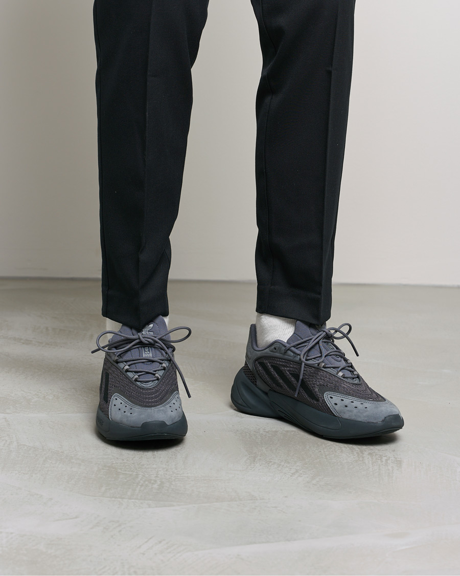 Mies | adidas Originals Ozelia Sneaker Dark Grey | adidas Originals | Ozelia Sneaker Dark Grey
