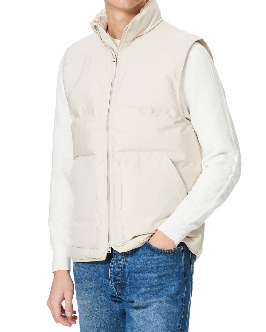Mies |  | A Day's March | Makalu Down Vest Sand