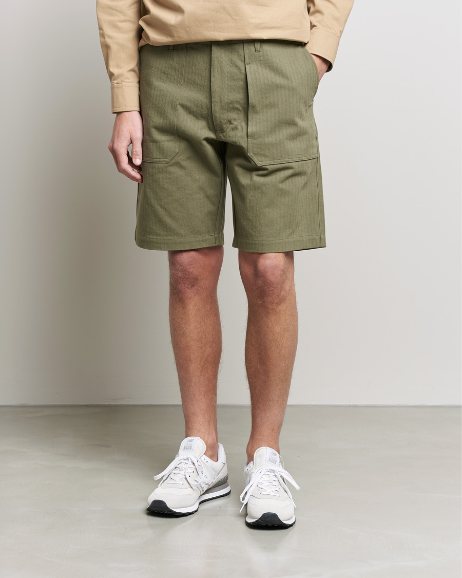 Mies | Chino-shortsit | Private White V.C. | Maker´s Cotton Herringbone Shorts Khaki