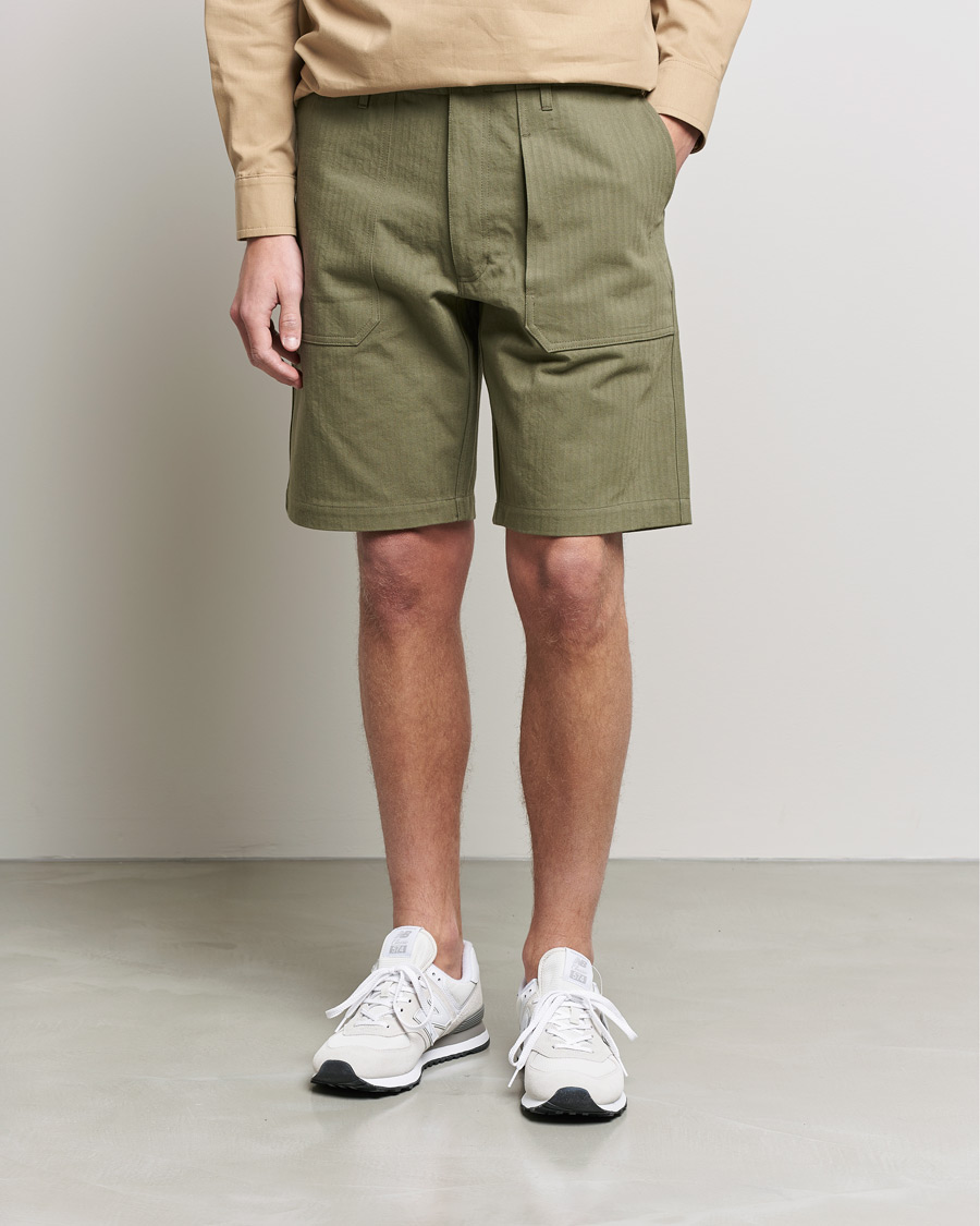 Mies | Shortsit | Private White V.C. | Maker´s Cotton Herringbone Shorts Khaki