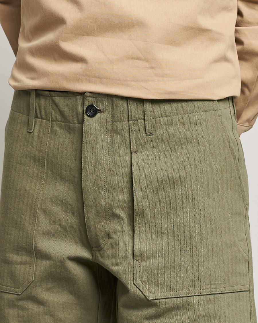 Mies | Shortsit | Private White V.C. | Maker´s Cotton Herringbone Shorts Khaki