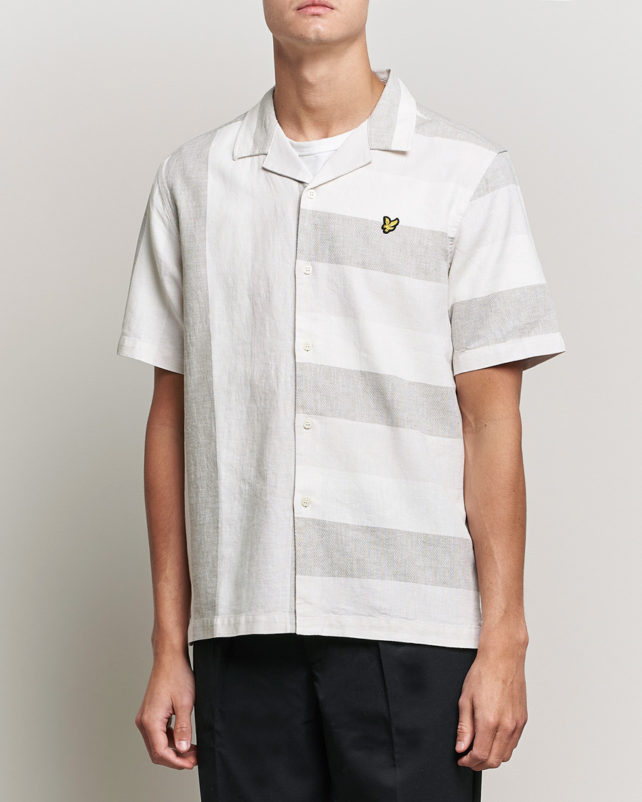 Mies |  | Lyle & Scott | Artisinal Resort Short Sleeve Shirt Off White