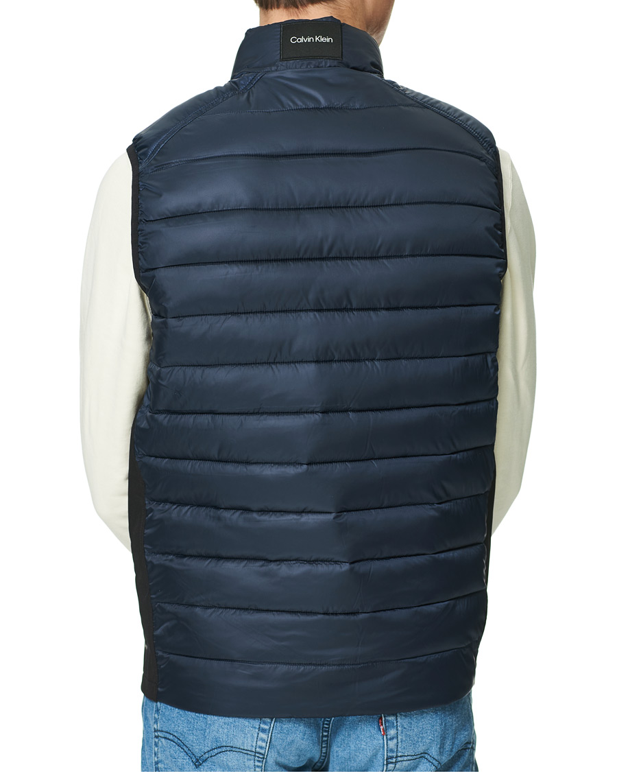 Mies | Takit | Calvin Klein | Recycled Side Logo Down Vest Navy