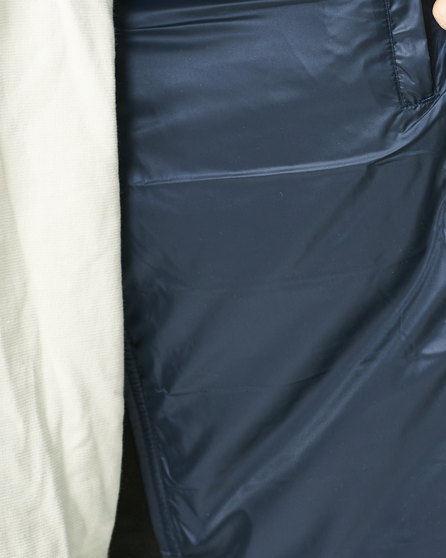 Mies | Takit | Calvin Klein | Recycled Side Logo Down Vest Navy