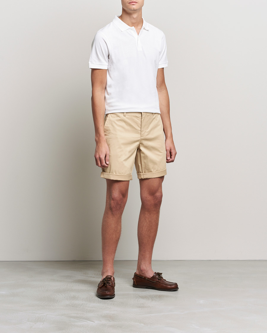 Mies | Shortsit | J.Lindeberg | Nathan Super Satin Shorts Safari Beige